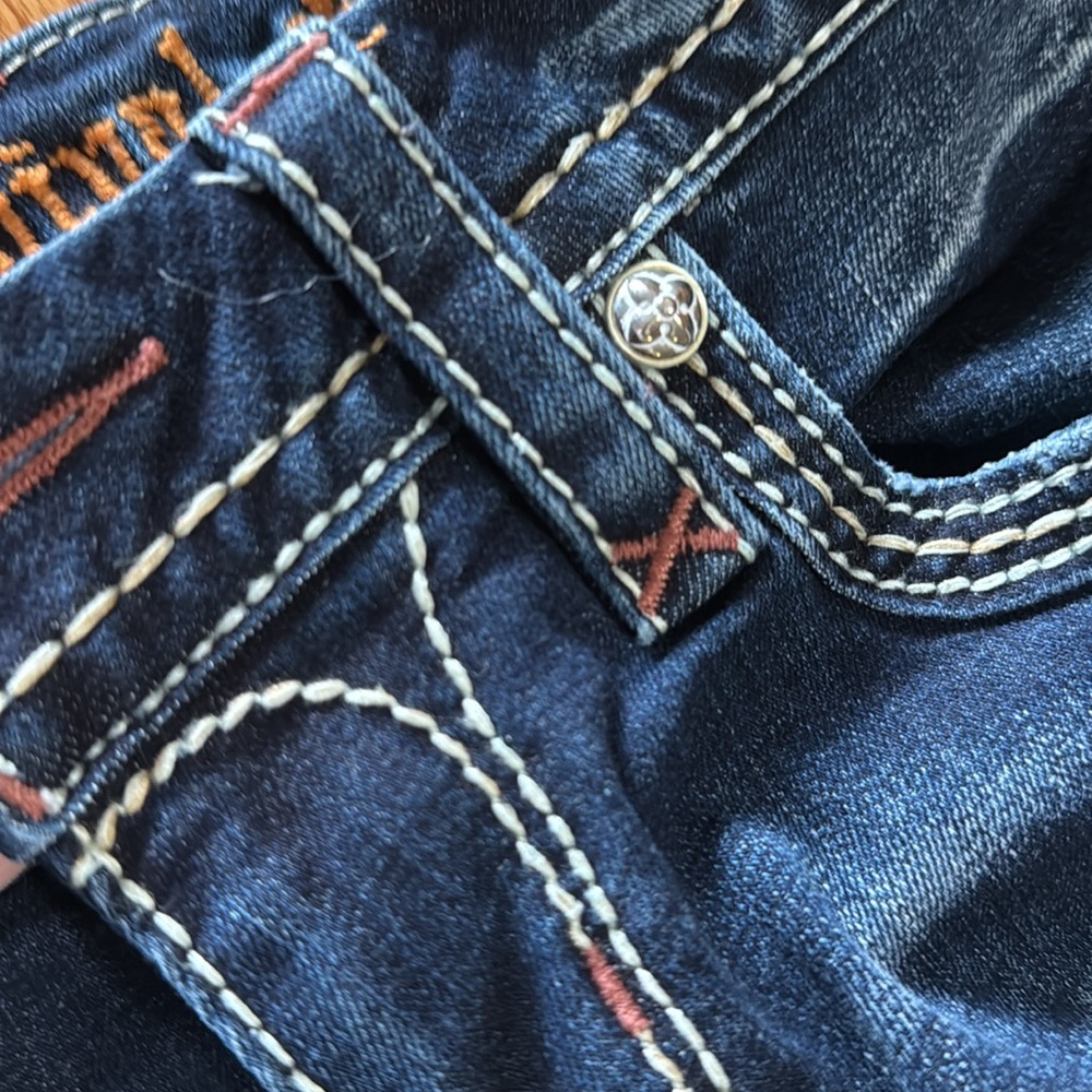 Ladies Rock Revival jeans, size 28 hemmed to a 30 length like new hardly worn. - Picture 9 of 16